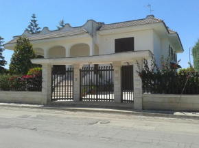 Отель Villa Gloria Bed & Breakfast  Велье